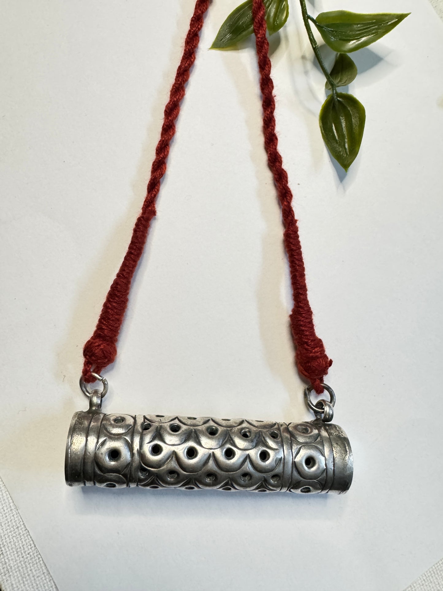 Muraali silverlookalike oxidised Neckpiece