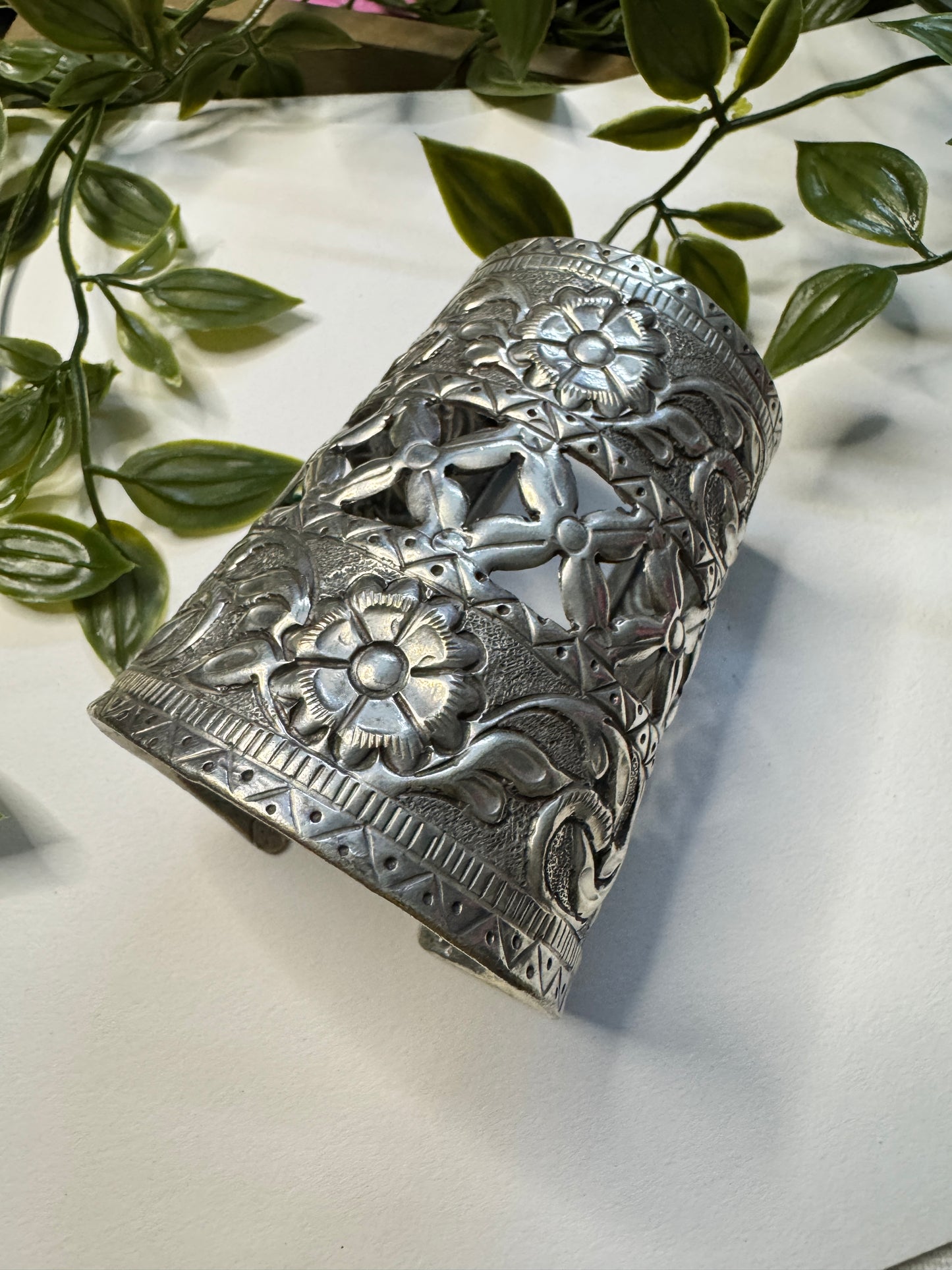 Handcuff Bracelet Vaani