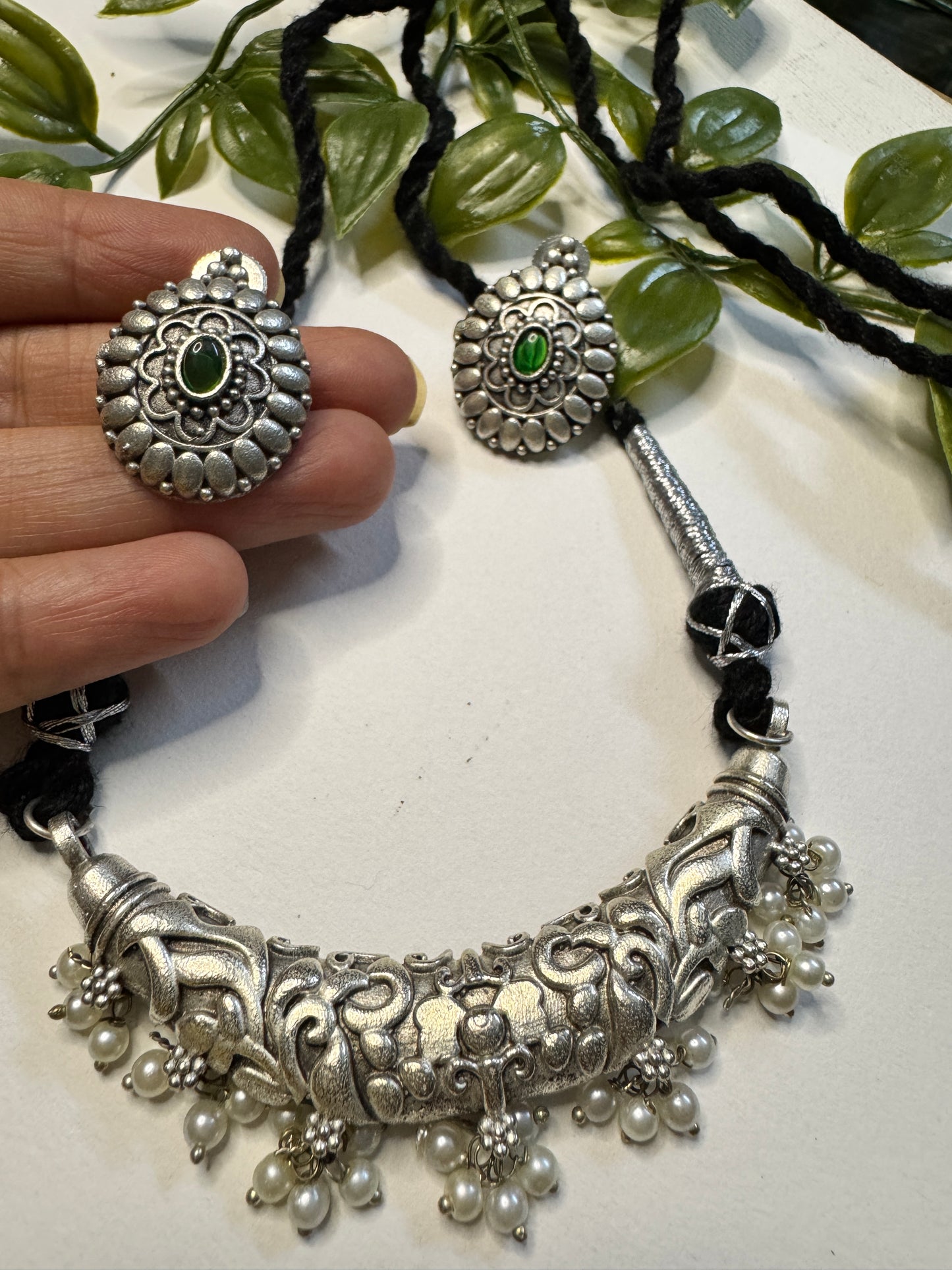 Small Hasli Necklace Set (Green Earrings)