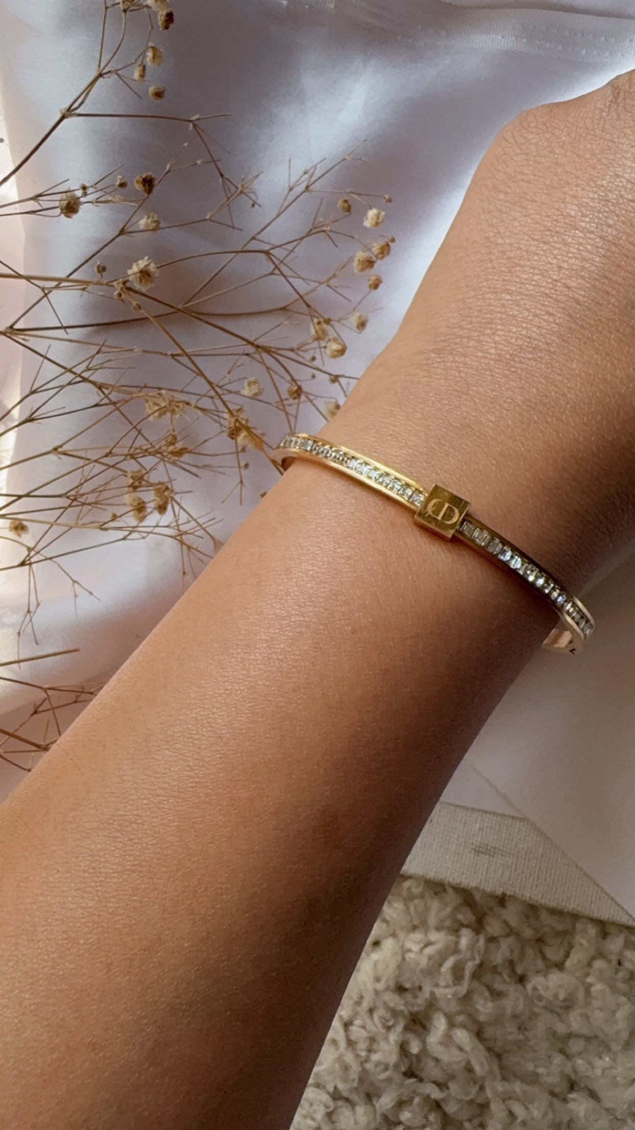 Anti tarnish Stone studded SS Bracelet