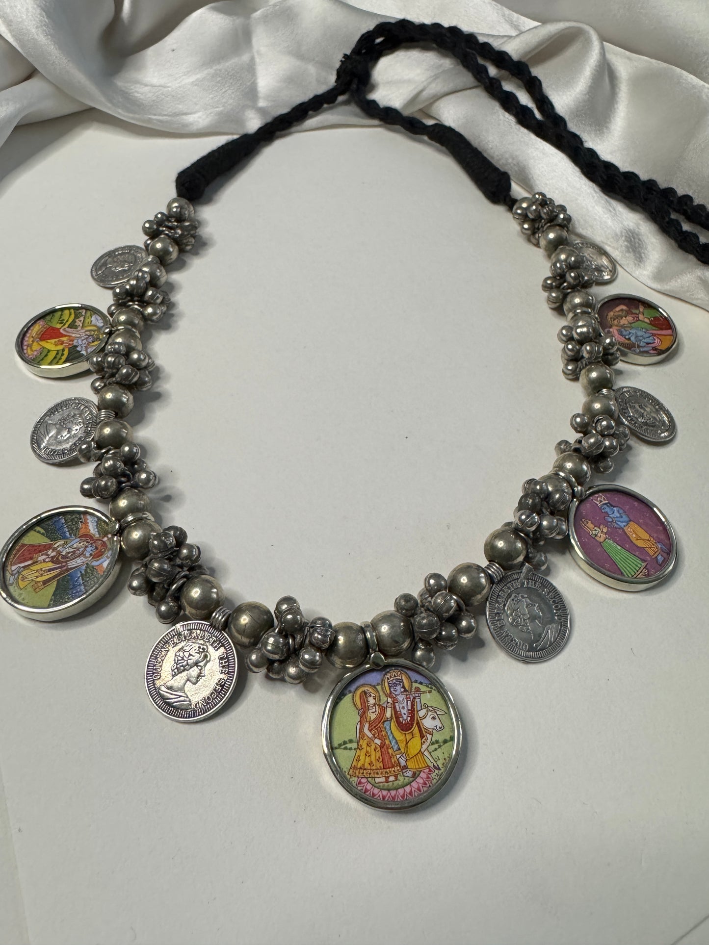 Handpainted silverlookalike Neckpiece