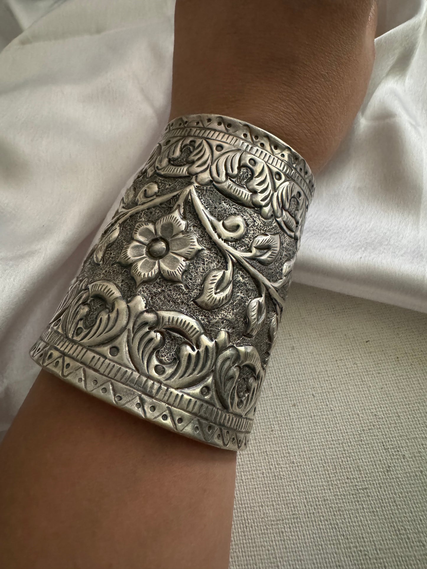 Handcuff Bracelet Floral