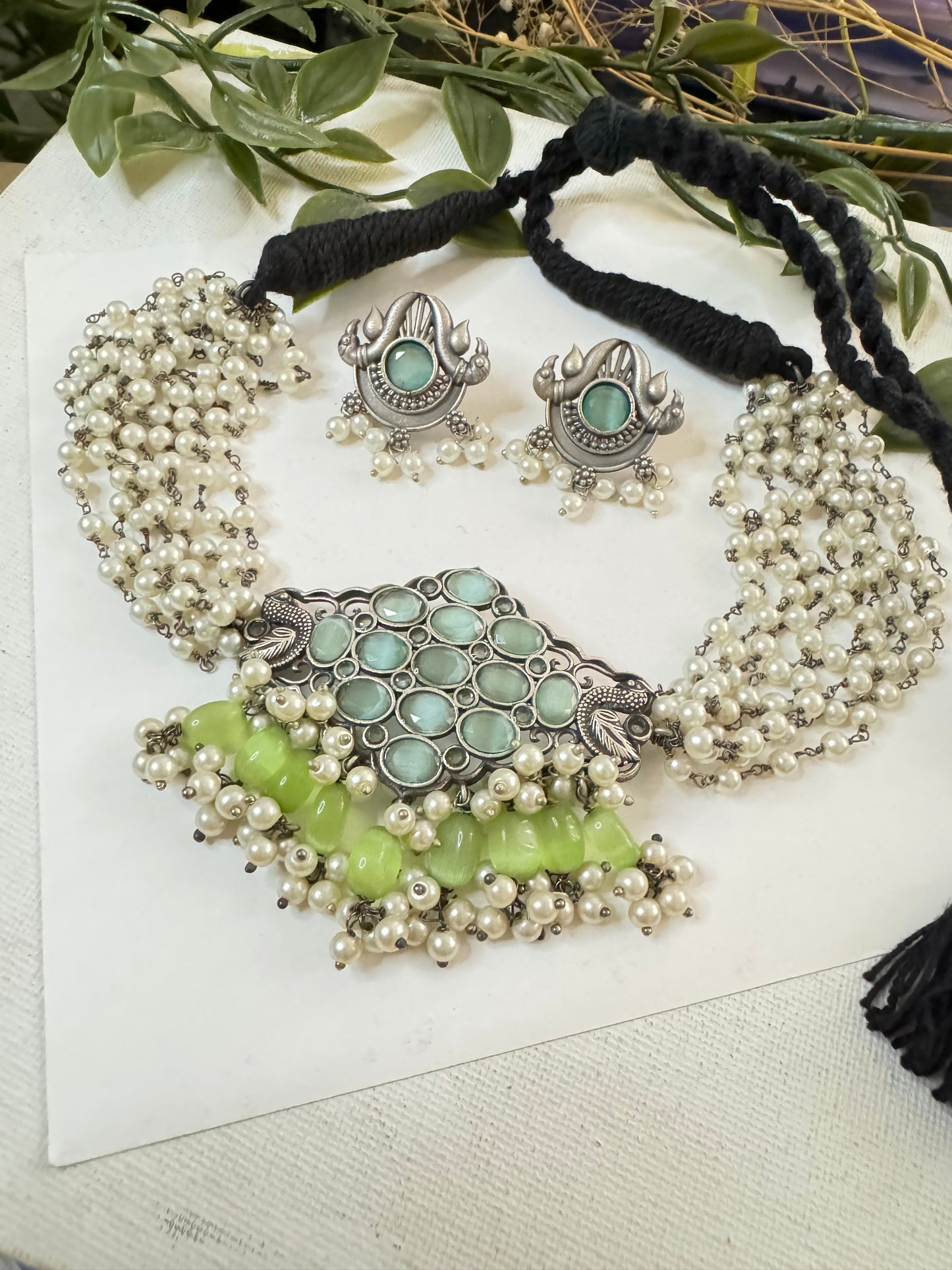 Ruhaani Monalisa Stone Choker Necklace